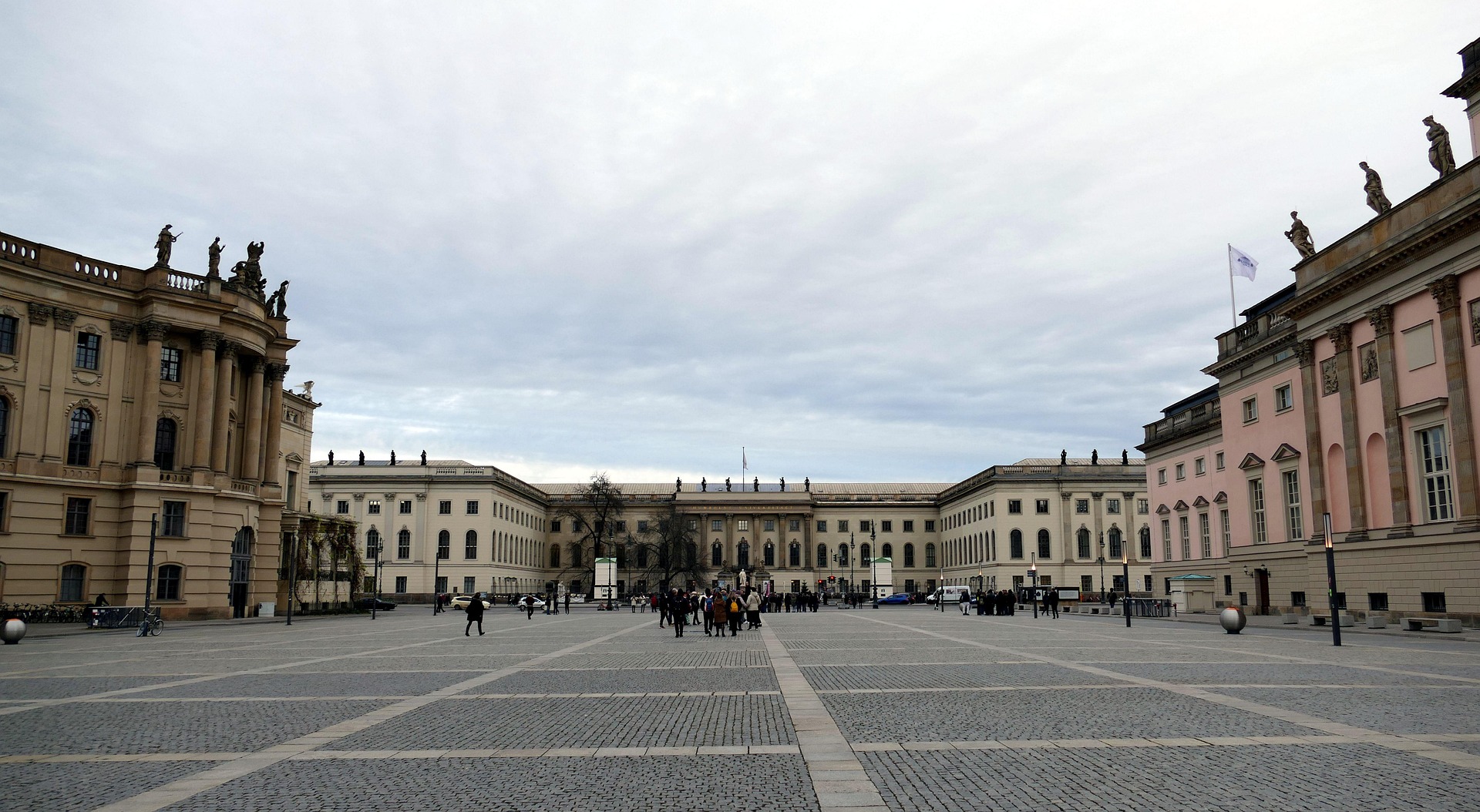 Lehrkräfte PLUS an der UDE: Qualifizierungsprogramm öffnet internationalen Lehrkräften den Weg zurück ins Klassenzimmer
